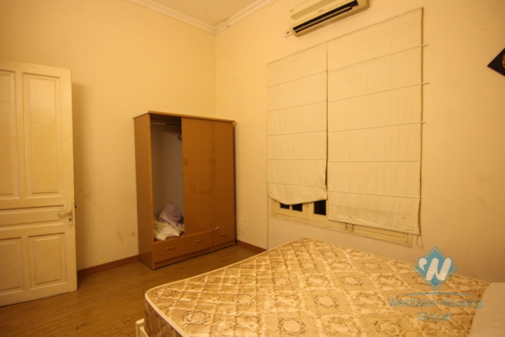 Cheap 3 bedroom apartment for rent in Tay Ho, Hanoi